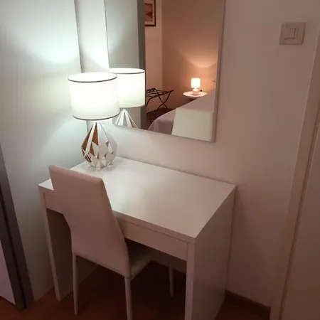 Leo Apartment *